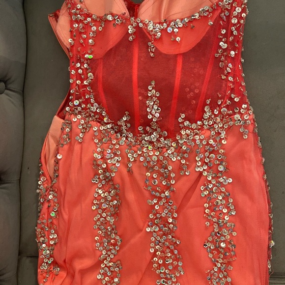 Only worn once - Picture 3 of 6